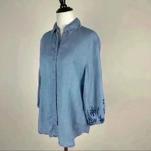Vision 155 womens top size 6 Blue chambray Floral - Picture 6 of 8